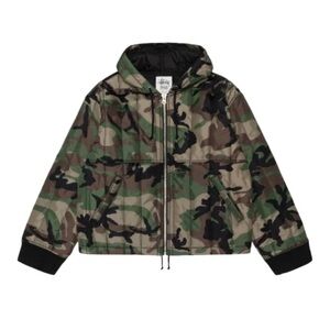 Stussy Quilted hooded Jacket color Camo size medium